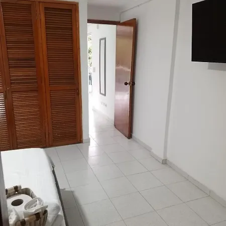 Con Desayuno Inluido Y Cerca Al Aeropuerto Habitación en casa particular Cartagena